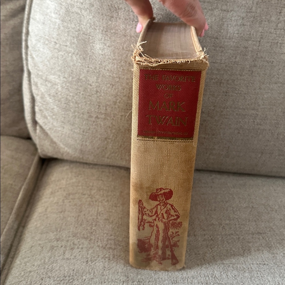 The Favorite Works of Mark Twain Garden City Deluxe Edition copyright 1938